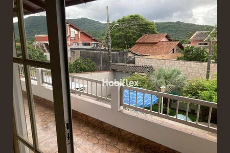 5_photo/95273b9d29.c4a86b3c211625c7-ATLAS-509c46b9-e24c-4e5f-9b6d-9356701f715f.jpg de casa à venda com 3 quartos, 144m² em Rio Tavares, Florianópolis