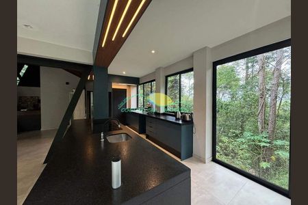 4_photo/95273ba761.ceff8192393c33de-ATLAS-08fb9d5c-c1be-46f6-bc06-13edee2869b7.jpg de casa para alugar com 3 quartos, 320m² em Campeche Central, Florianópolis