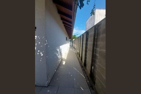 20_photo/95273ba7f3.2f15d505e37c7ac5-ATLAS-7a80efbd-c8de-46ba-9dff-c09bfa995d00.jpg de casa para alugar com 2 quartos, 65m² em Campeche Central, Florianópolis