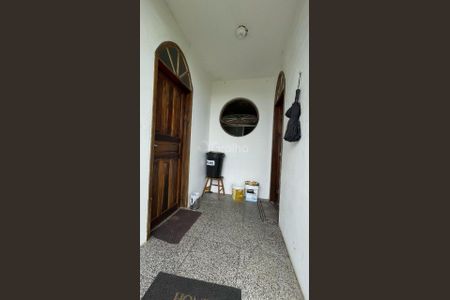 2_photo/95273bcb0d.94eccd8fc9add72f-ATLAS-cea0fa2d-b8fe-45e1-a731-9da39d7c5fb6.jpg de casa à venda com 5 quartos, 170m² em Costeira do Pirajubaé, Florianópolis