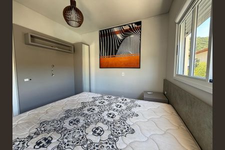 8_photo/95273bff53.a8b96e906a150cb3-ATLAS-368458c0-0af8-4a63-96ee-2c5d15e08ba3.jpg de casa para alugar com 3 quartos, 145m² em Lagoa da Conceição, Florianópolis