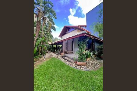 12_photo/95273c065f.c3b9fb60c1df5c5a-ATLAS-e32327c1-87f5-4beb-ab1e-0faaf185f983.jpg de casa à venda com 3 quartos, 182m² em Lagoa da Conceição, Florianópolis