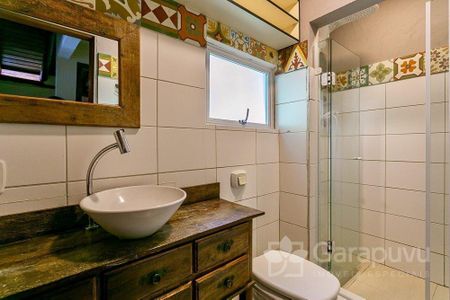 12_photo/95273c08a7.ea44b0009f7abdef-ATLAS-1f7c8167-d918-4fc8-b59d-ec95de109e32.jpg de casa à venda com 4 quartos, 220m² em Lagoa da Conceição, Florianópolis