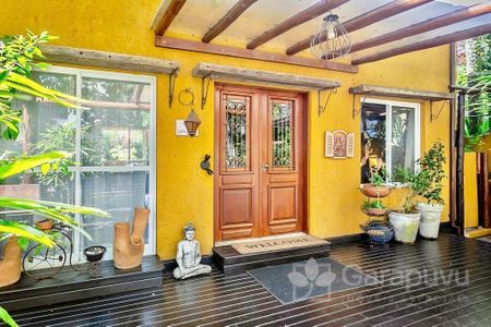 11_photo/95273c08a7.ea44b0009f7abdef-ATLAS-2d7e0020-8fdb-48ce-a19a-736f44bf799e.jpg de casa à venda com 4 quartos, 220m² em Lagoa da Conceição, Florianópolis