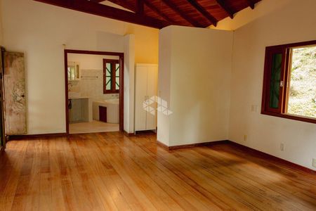 12_photo/95273c0b35.84e26749ec0ff23f-ATLAS-ced416b6-fe1a-406e-8911-dac4e69f34e8.jpg de casa à venda com 5 quartos, 1100m² em Rio Tavares, Florianópolis