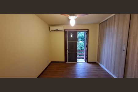 15_photo/95273c0c9f.9612d26e9df26329-ATLAS-c5fab48b-5e4e-4285-92a2-3673dfdd7785.jpg de casa de condomínio para alugar com 4 quartos, 385m² em Rio Tavares, Florianópolis