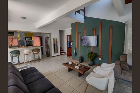 11_photo/95273c0f4d.6535478c60386e2b-ATLAS-53faf0d1-4ce5-452f-bfb8-e8b9df42728b.jpg de casa à venda com 3 quartos, 182m² em Lagoa da Conceição, Florianópolis