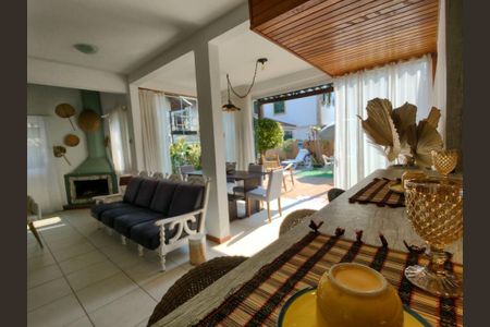 15_photo/95273c0f4d.6535478c60386e2b-ATLAS-97483fa1-6b01-431f-a57d-aef61fdb2174.jpg de casa à venda com 3 quartos, 182m² em Lagoa da Conceição, Florianópolis