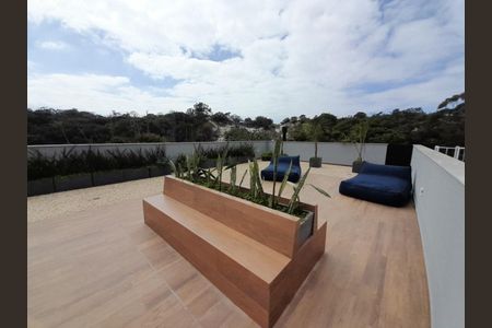 34_photo/95273c1b07.64be1ff69eeafb55-ATLAS-7281eaac-cda5-4a2e-94a9-e6f3d319997a.jpg de apartamento à venda com 1 quarto, 76m² em Lagoa da Conceição, Florianópolis