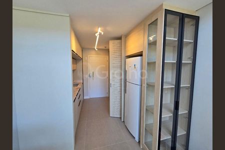 8_photo/95273c1e01.08f0c2f67b60977e-ATLAS-0bfbbd83-4693-49a1-9a94-ab9d1e6b779e.jpg de apartamento à venda com 1 quarto, 53m² em Lagoa da Conceição, Florianópolis