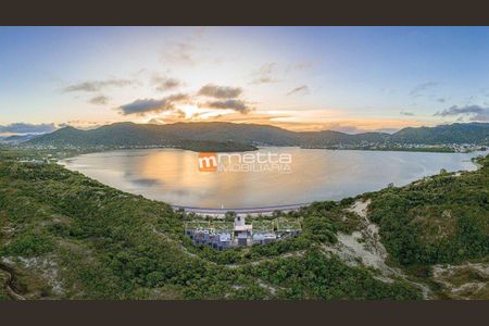 8_photo/95273c1e71.15b06309d13b5dee-ATLAS-9262c768-328b-4adb-b32d-61b87d82a767.jpg de casa à venda com 3 quartos, 268m² em Lagoa da Conceição, Florianópolis
