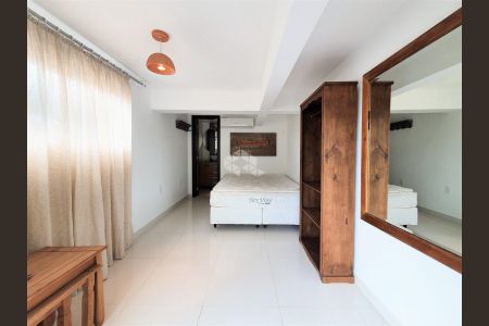 6_photo/95273c2a8d.4bd2615f33144f40-ATLAS-d17b96b4-7d0b-4289-8fe6-51cede111b9e.jpg de casa à venda com 4 quartos, 260m² em Lagoa da Conceição, Florianópolis