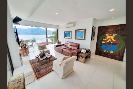 8_photo/95273c2a8d.4bd2615f33144f40-ATLAS-de11c7a2-6ee0-4d7d-8e6f-9373714bbce8.jpg de casa à venda com 4 quartos, 260m² em Lagoa da Conceição, Florianópolis