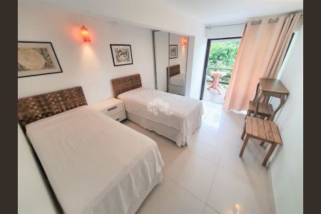 6_photo/95273c2a8d.4bd2615f33144f40-ATLAS-e352f2cd-055c-4394-aa9f-b23f1f5278f7.jpg de casa à venda com 4 quartos, 260m² em Lagoa da Conceição, Florianópolis