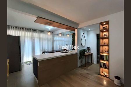 5_photo/95273c753d.1ec89c7cbdfc8b9a-ATLAS-6c2fd4e8-b596-4b65-9e11-79312b8dbb37.jpg de casa à venda com 6 quartos, 324m² em Rio Tavares, Florianópolis