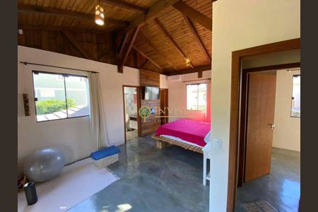 8_photo/95273c77a1.ceff8192393c33de-ATLAS-21c97a61-7c50-4f29-94df-eec8e4c00e7a.jpg de casa à venda com 2 quartos, 170m² em Rio Tavares, Florianópolis