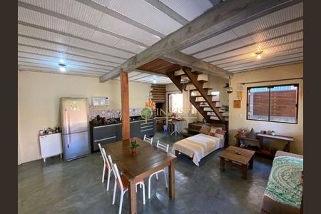 4_photo/95273c77a1.ceff8192393c33de-ATLAS-707bd361-e7f8-45b1-82c0-3d23edf25ec5.jpg de casa à venda com 2 quartos, 170m² em Rio Tavares, Florianópolis