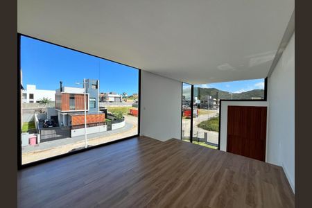 21_photo/95273c793b.d064f87ba2f4a60c-ATLAS-512f5dcb-bfd6-48bc-b32a-5ff9fde76a6c.jpg de casa à venda com 3 quartos, 311m² em Lagoa Pequena, Florianópolis