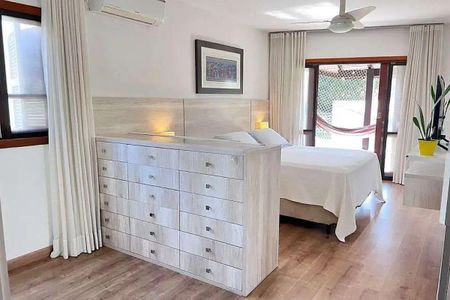 18_photo/95273c7951.4e9950cabb3fef44-ATLAS-d105ff50-62b9-472c-8584-8ad1e5d5d46f.jpg de casa à venda com 5 quartos, 140m² em Lagoa Pequena, Florianópolis