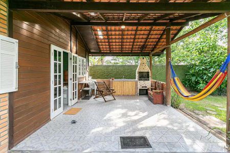9_photo/95273c7e93.9fde2b1beaf38236-ATLAS-b9cda968-2614-4d21-993f-c4304bd45bd9.jpg de casa para alugar com 3 quartos, 115m² em Lagoa Pequena, Florianópolis