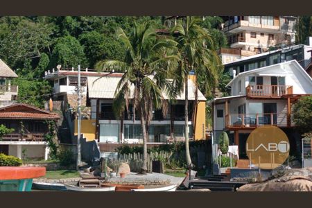 1_photo/95273e4689.d7b7135cffaafe0a-ATLAS-0c002560-55cc-4d93-9bd4-e8bfcc50abc4.jpg de casa à venda com 5 quartos, 230m² em Barra da Lagoa, Florianópolis
