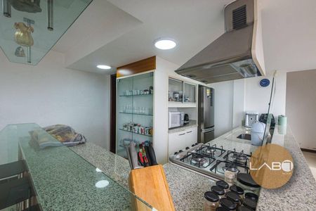 4_photo/95273e4689.d7b7135cffaafe0a-ATLAS-1b08f0aa-e56f-4530-bd82-a89e7596f4b1.jpg de casa à venda com 5 quartos, 230m² em Barra da Lagoa, Florianópolis