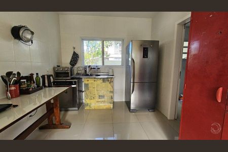 9_photo/95273e513b.f7b46fd9919be053-ATLAS-ae551a4d-84b3-4592-9fe2-415e16f362b4.jpg de casa à venda com 3 quartos, 120m² em Barra da Lagoa, Florianópolis