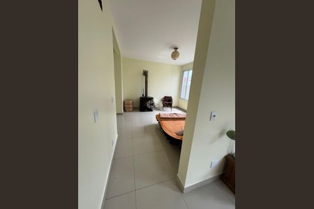 4_photo/95273e513d.28f6ec5d72603be5-ATLAS-716ebe4f-eac1-403a-aa47-272b295a75a5.jpg de casa à venda com 3 quartos, 137m² em Barra da Lagoa, Florianópolis