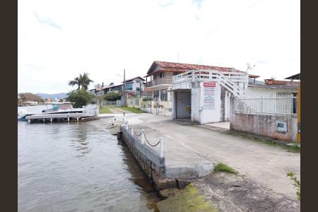 2_photo/95273e5ea9.cb4a3f4e1d4d223a-ATLAS-71afe50d-938c-4ce1-b695-03a1fbbb8844.jpg de casa à venda com 4 quartos, 360m² em Barra da Lagoa, Florianópolis