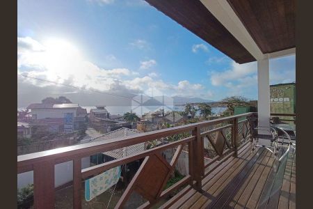 3_photo/95273e617b.9c5a8d74db8d7fa8-ATLAS-0e6c2dd6-cf46-4a97-a048-5a9ad78ffab3.jpg de casa para alugar com 4 quartos, 180m² em Barra da Lagoa, Florianópolis