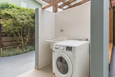 21_photo/95273e63d1.07ea2474e20ead1e-ATLAS-b7aea5ed-b970-4e76-a9be-544001604f49.jpg de casa à venda com 3 quartos, 137m² em Barra da Lagoa, Florianópolis