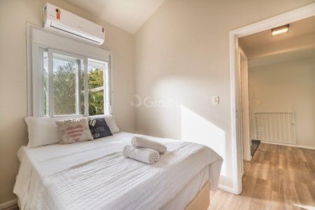 36_photo/95273e63d1.07ea2474e20ead1e-ATLAS-d911ef66-c66b-4aa0-9a7a-a8a3433f3da9.jpg de casa à venda com 3 quartos, 137m² em Barra da Lagoa, Florianópolis