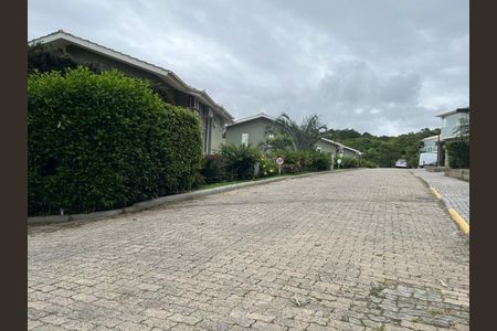 4_photo/95273e63d1.16f546bf63acce0e-ATLAS-240cfc3f-8b80-4dfc-9ef8-8cc4c02b21b0.jpg de casa à venda com 3 quartos, 126m² em Barra da Lagoa, Florianópolis