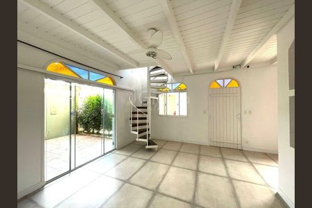 9_photo/95273e9d37.6fe88814f58c8792-ATLAS-dbf4286d-fb51-464d-8fba-9e228e5fafc6.jpg de casa para alugar com 5 quartos, 200m² em Lagoa da Conceição, Florianópolis