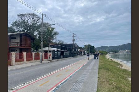 12_photo/95273ea29b.2899b17cdfb92887-ATLAS-605b1cfd-2abf-4390-80ee-ff8bbe5a3b6c.jpg de casa para alugar com 1 quarto, 45m² em Lagoa da Conceição, Florianópolis