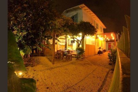 4_photo/95273ea329.08f922be3a726ba4-ATLAS-558db64b-38fb-433e-8892-9edac4b8e33d.jpg de casa para alugar com 7 quartos, 230m² em Lagoa da Conceição, Florianópolis