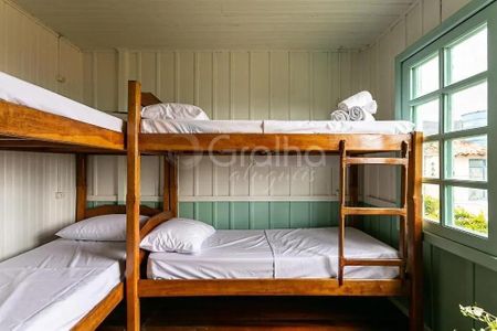 5_photo/95273ea339.4b1992a7ab35c141-ATLAS-7bdb44e2-2238-4e2c-8d5e-094dc34d5a93.jpg de casa para alugar com 6 quartos, 242m² em Lagoa da Conceição, Florianópolis