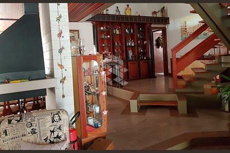 3_photo/95273eb15b.dfdf3a77207432af-ATLAS-367c9eae-1b75-4610-aaa7-54c71bc4cefd.jpg de casa à venda com 5 quartos, 340m² em Lagoa da Conceição, Florianópolis