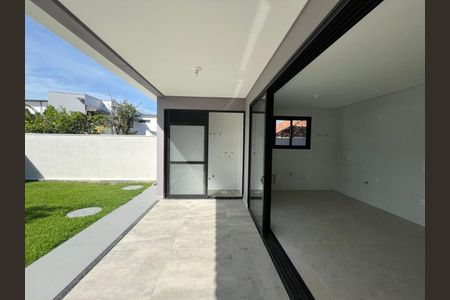 10_photo/95273eb15d.491a58713d1e5de3-ATLAS-50cb7bfa-9fcd-4e38-a387-dbd29f30b0dd.jpg de casa à venda com 3 quartos, 192m² em Lagoa da Conceição, Florianópolis