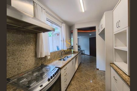 11_photo/95273eb17f.f7b46fd9919be053-ATLAS-d4bbd45d-1083-4551-b88b-108afc8bcf0a.jpg de casa à venda com 4 quartos, 327m² em Lagoa da Conceição, Florianópolis