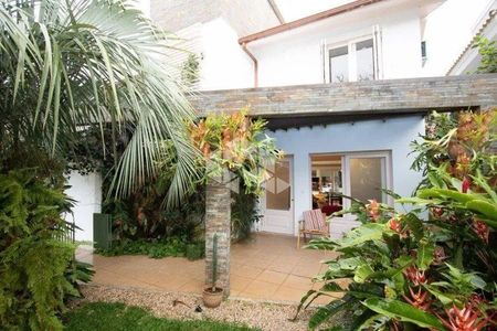 5_photo/95273eb2d7.de7f1e39899531ac-ATLAS-3edefc42-ad98-45b8-a871-eb52b51d1e5f.jpg de casa à venda com 4 quartos, 230m² em Lagoa da Conceição, Florianópolis
