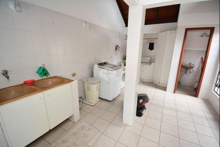 2_photo/95273eb48f.751bca41ac608a7d-ATLAS-09497f58-8ee0-4b40-b8e8-2cfbd0c94f13.jpg de casa à venda com 4 quartos, 255m² em Lagoa da Conceição, Florianópolis