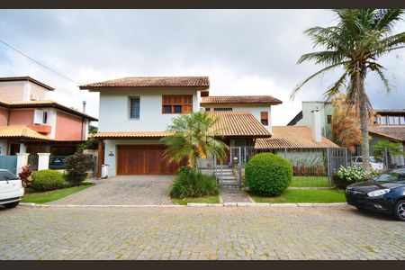 7_photo/95273eb48f.751bca41ac608a7d-ATLAS-c973b23b-1a92-4e7f-911d-ead3519c94f3.jpg de casa à venda com 4 quartos, 255m² em Lagoa da Conceição, Florianópolis