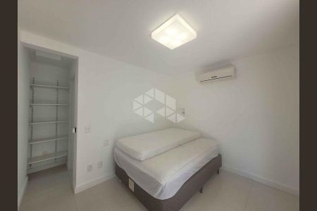 12_photo/95273eb68f.01e58fe0f594459a-ATLAS-155e61a2-1011-4bc7-a8a5-b995b84bc5d2.jpg de casa para alugar com 4 quartos, 400m² em Lagoa da Conceição, Florianópolis