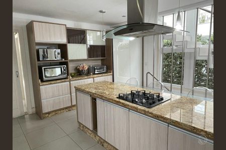 7_photo/95273eb6b7.859d3ea7f11d789b-ATLAS-0ba9063c-c2a8-4d5b-a5ba-34ace2642b0f.jpg de casa à venda com 4 quartos, 569m² em Lagoa da Conceição, Florianópolis