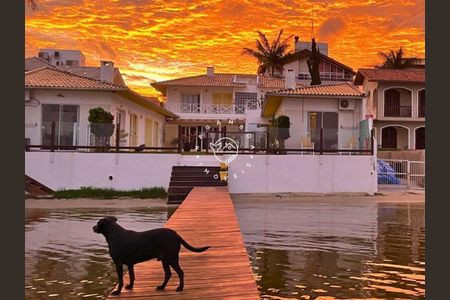 9_photo/95273eb935.ae537c11cfa6cc3a-ATLAS-4a76ce0f-ac74-434d-9774-3fce309dda04.jpg de casa à venda com 5 quartos, 440m² em Lagoa da Conceição, Florianópolis