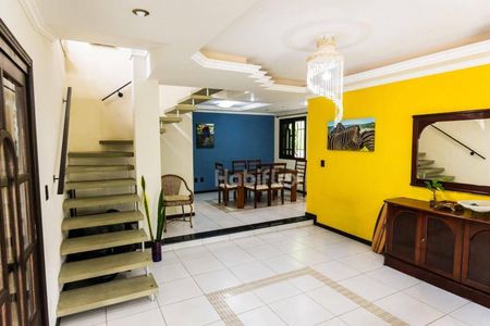 5_photo/95273eb9d5.12917f666bbf568e-ATLAS-e6d0f796-0785-422f-89ce-2a5155dfbd74.jpg de casa à venda com 3 quartos, 220m² em Lagoa da Conceição, Florianópolis