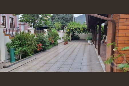 28_photo/95273ebbd3.ad6cb26ada8414aa-ATLAS-67c10fef-30c3-4778-b3f1-a3cf3fc66e2b.jpg de casa à venda com 5 quartos, 281m² em Lagoa da Conceição, Florianópolis