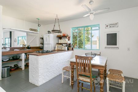 10_photo/95273ec241.2bfbd4f718a4a350-ATLAS-5bf9bed1-0a0c-4e0e-9c24-d9e12d354e5b.jpg de casa à venda com 6 quartos, 310m² em Lagoa da Conceição, Florianópolis