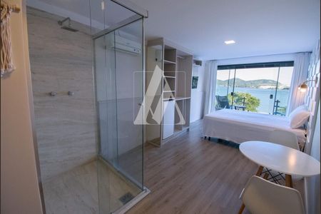 9_photo/95273ec74b.4f0f11c8b1d619b9-ATLAS-56f62de2-b8e2-4468-8d88-7eaefdcc67b8.jpg de casa à venda com 3 quartos, 250m² em Lagoa da Conceição, Florianópolis